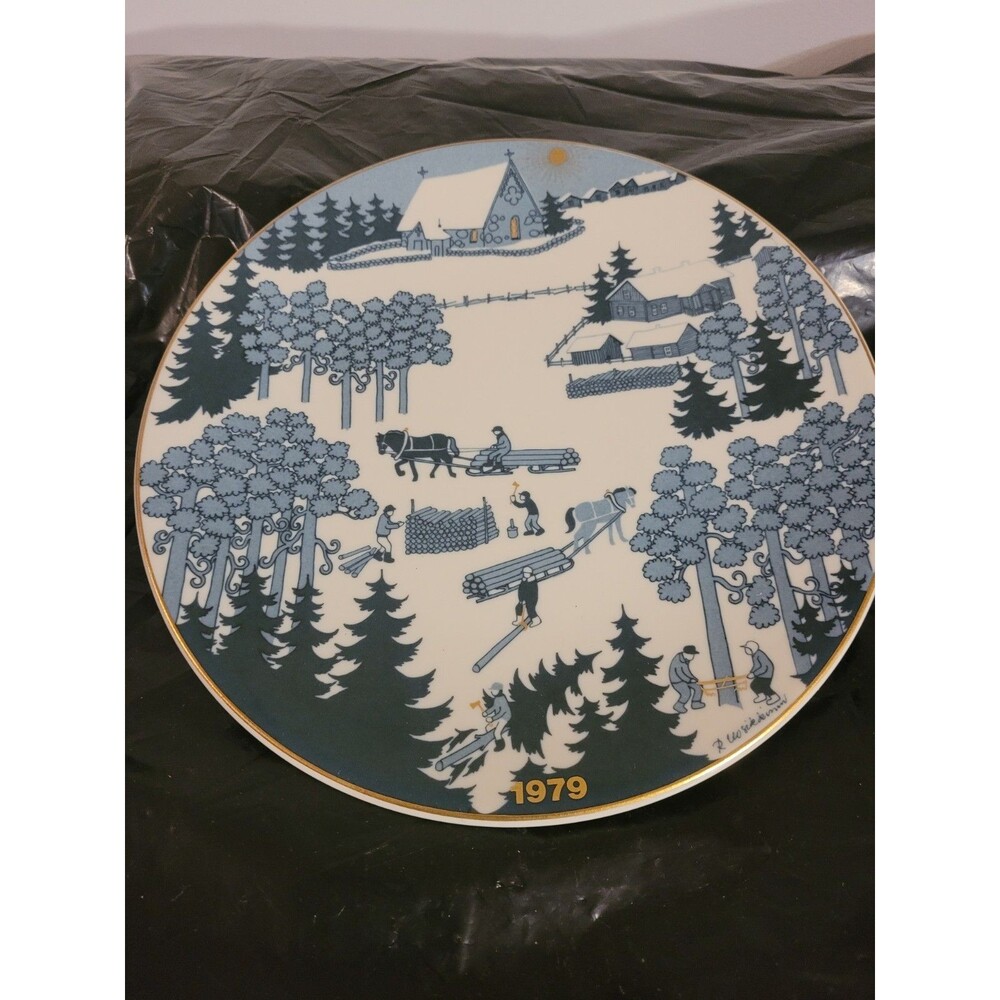 Arabia Finland 1979 Christmas Plate by Raija Uosikkinen 9in